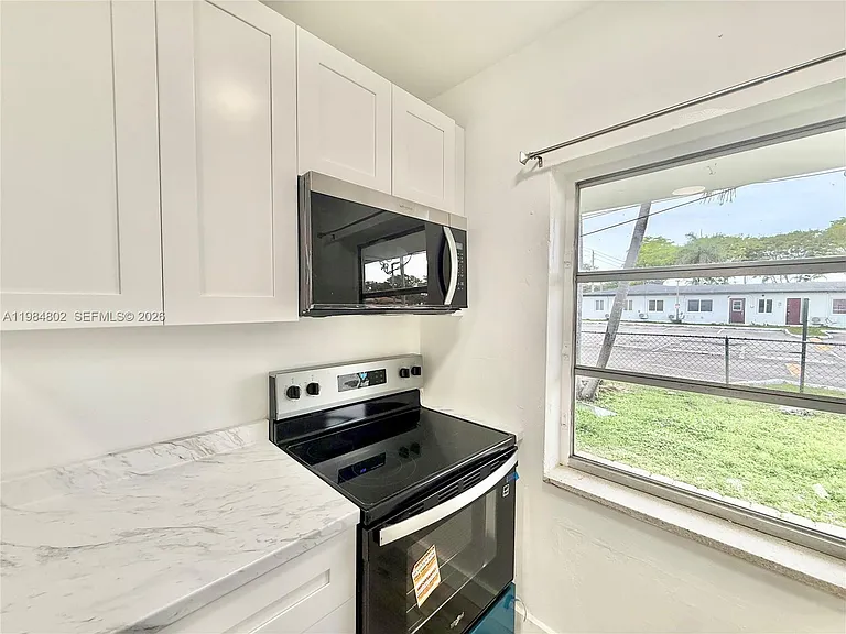 1942 NE 172nd St #1942 — Photo 5