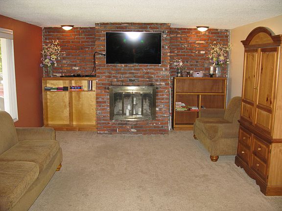 2nd image of 12317 NE 32nd St