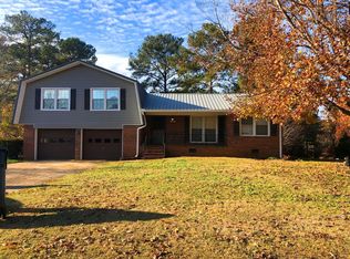 1908 Robinhood Dr, Oxford, AL 36203