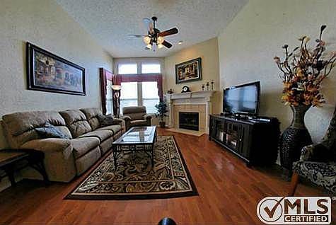 2nd image of 2035 Camelot Dr