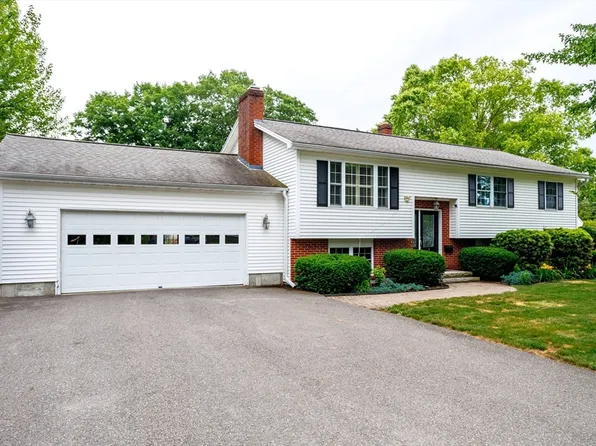 9 Crystal Ave, Leominster, MA 01453