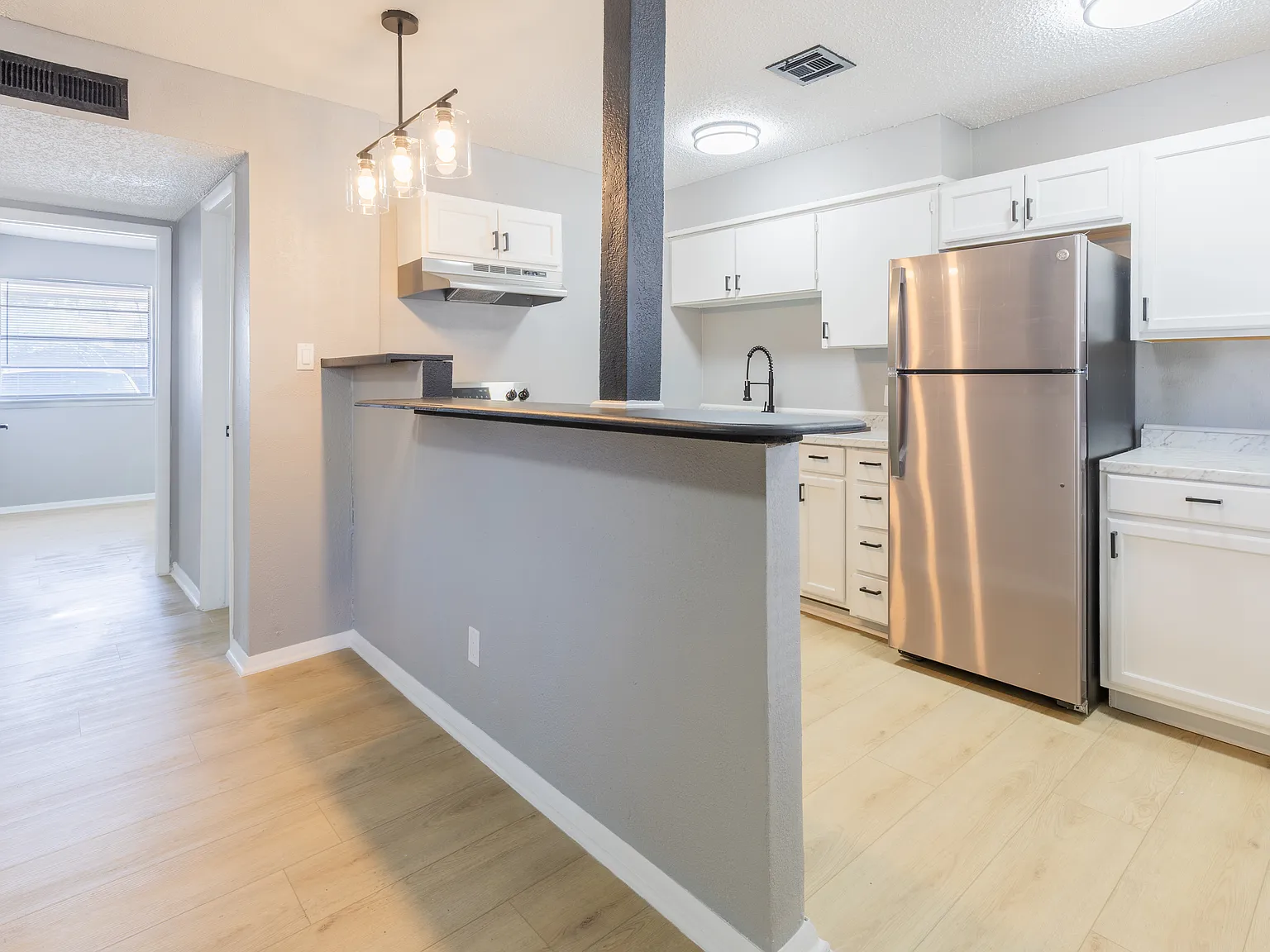 Pine Maple Apartments — Photo 3