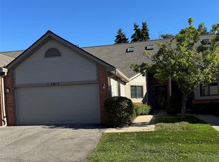 1017 Elmwood Dr #5, Brighton, MI
