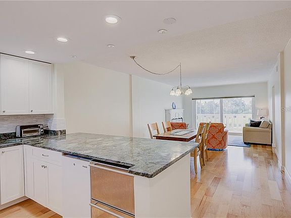 5th image of 1200 N Shore Dr NE Unit 303