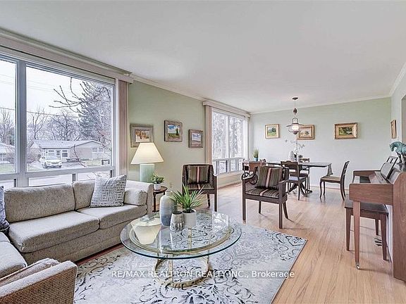 2nd image of 255 Confederation Dr