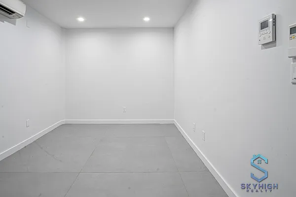 Rented by Skyhigh Realty NYC LLC | media 11
