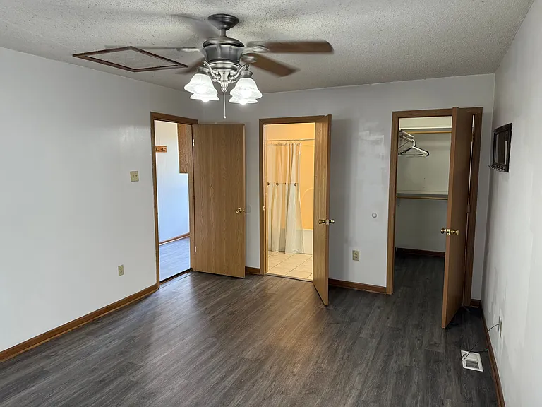 503 E Oliver St — Photo 13