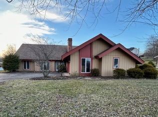 66446 S Greenbrier Dr, Saint Clairsville, OH 43950