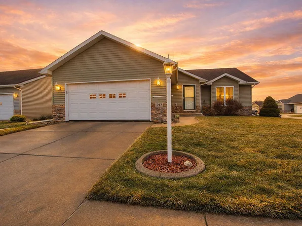 211 Whispering Blvd, La Porte, IN 46350