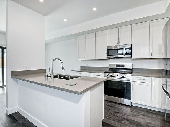 2nd image of 3434-44 Wilshire Ter