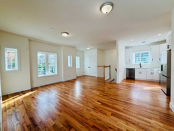 5th image of 4697 Amboy Rd #2