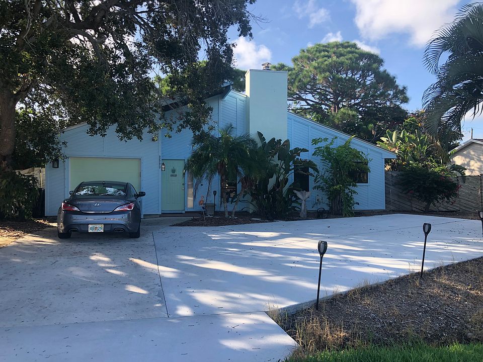 1st image of 2593 SE Grand Dr #A