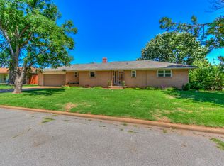 821 E Arlington Ave, Weatherford, OK 73096
