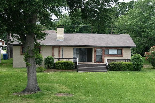 1st image of 208 Sherwood Shore Dr
