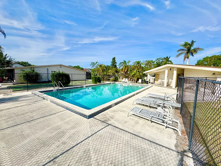 5389 Treetops Dr — Photo 10
