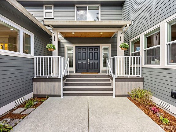 3rd image of 4455 Lakeview Court NW