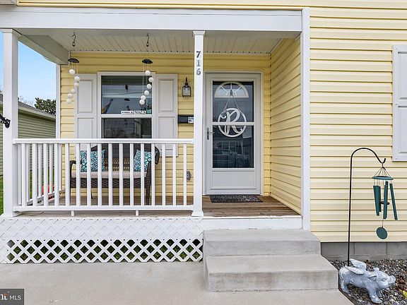 4th image of 716 E Poplar St