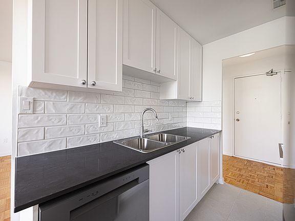 4th image of 60 Esther Lorrie Dr #206
