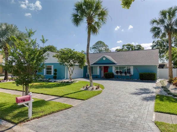 16605 Round Oak Dr, Tampa, FL 33618