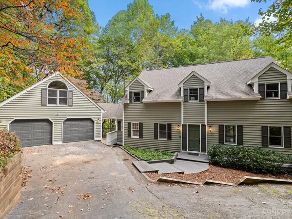 36 Honey Locust Dr, Mills River, NC 28759