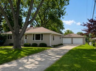1136 Gertsam Dr, Bradley, IL 60915