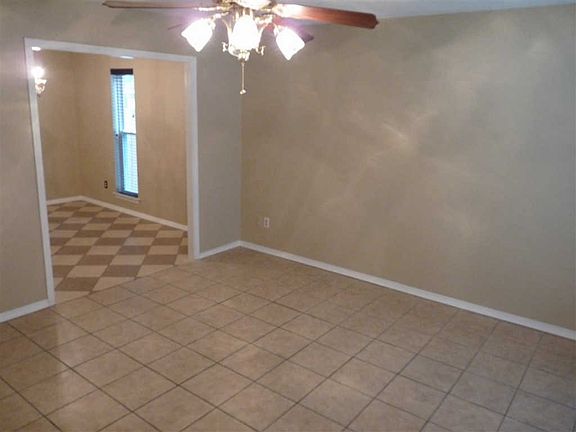 3rd image of 6644 Windflower Ln