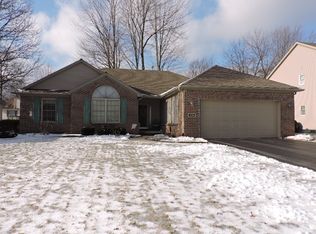 806 Whisperwood Pkwy, Holland, OH 43528