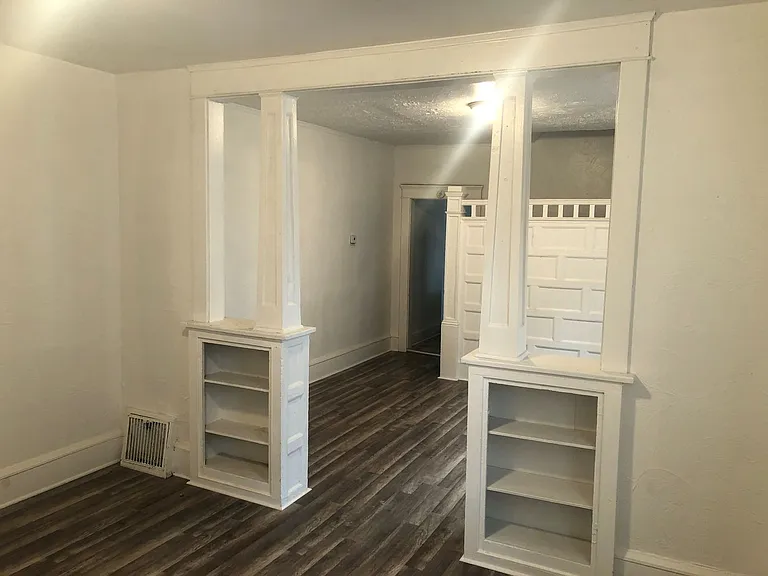 1127 Victory St — Photo 4