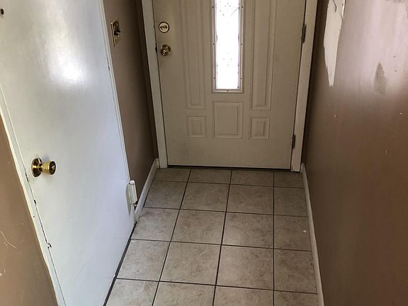 4th image of 47 E Augusta Ave