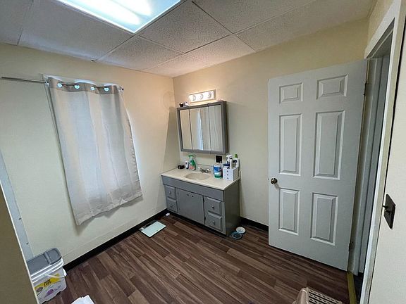 4th image of 504 McLane Ave APT D