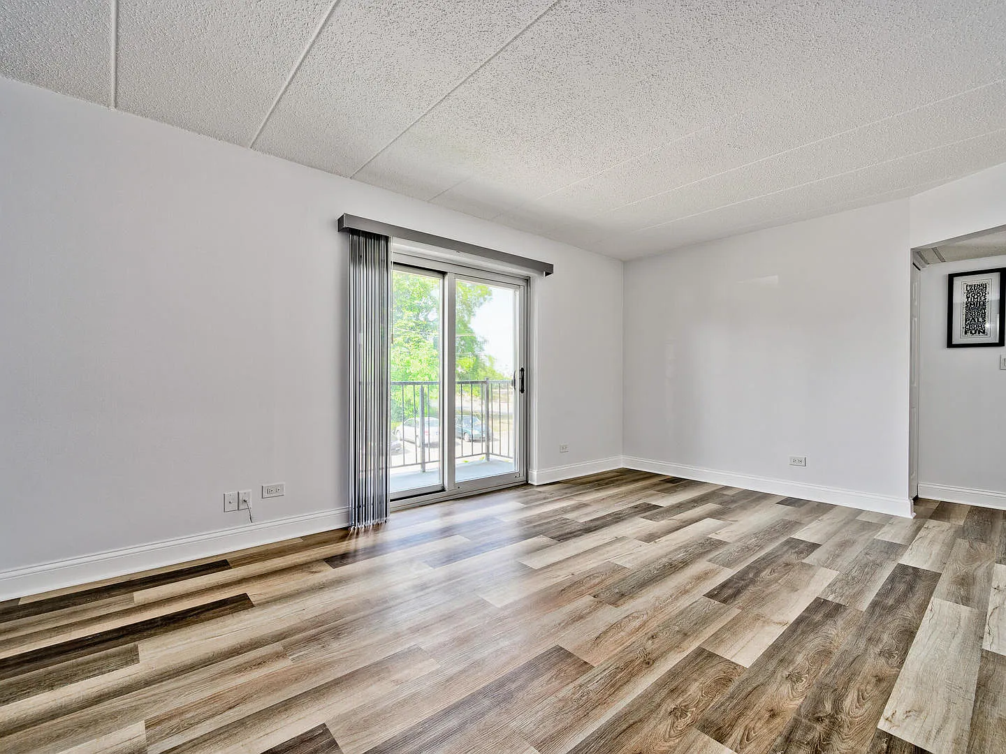 2 bed, 900 sqft, $2,500 — Photo 3