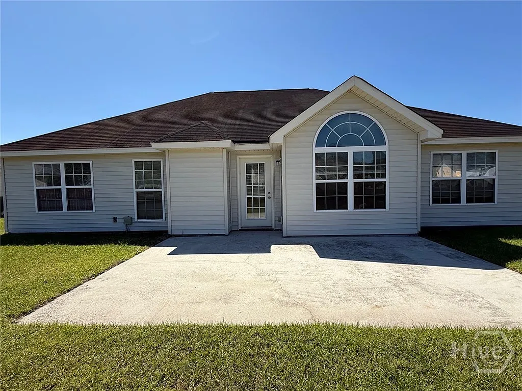3 bed, 2.0 bath, 1603 sqft, $2,100 — Photo 3