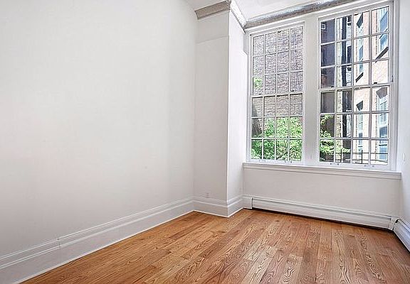 3rd image of 327 Saint Nicholas Ave APT 2A
