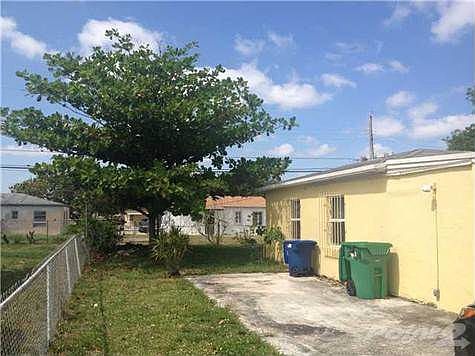 3rd image of 2431 NW 152nd St