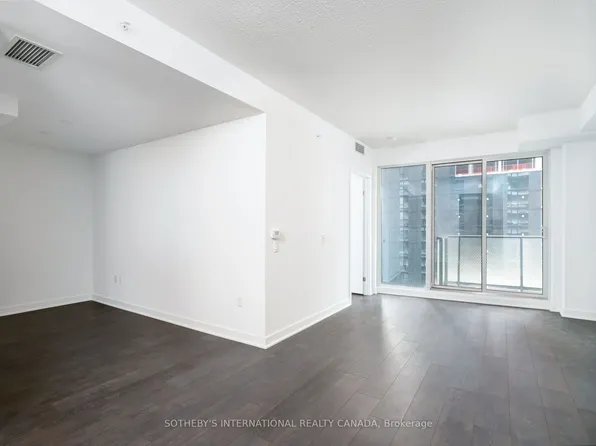 125 Blue Jays Way, Toronto, ON