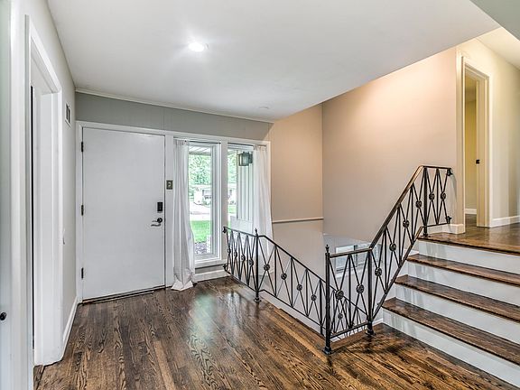 4th image of 556 Beauford Dr