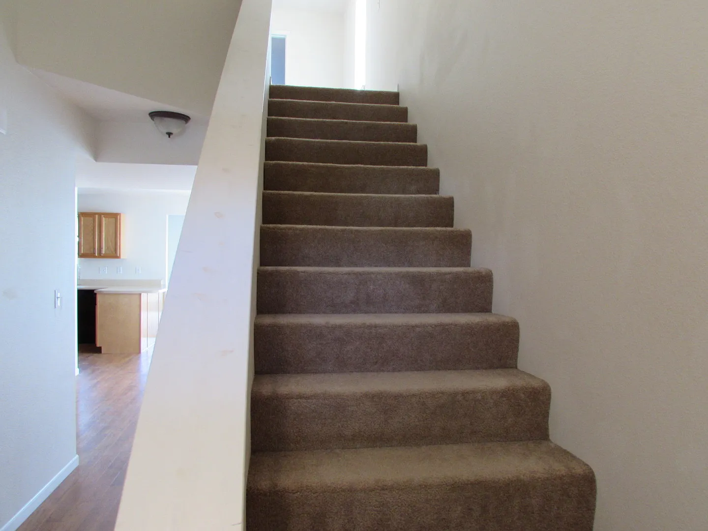 6147-MF2-E1 — Photo 2