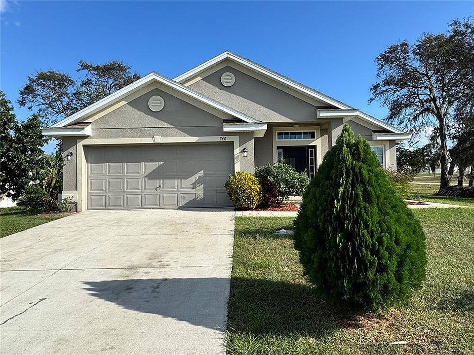 1st image of 746 Fraser Ct