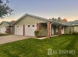 406 Genista Plz #B, Monroe Township, NJ 08831