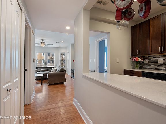 3rd image of 2301 W Rosemont Ave #6