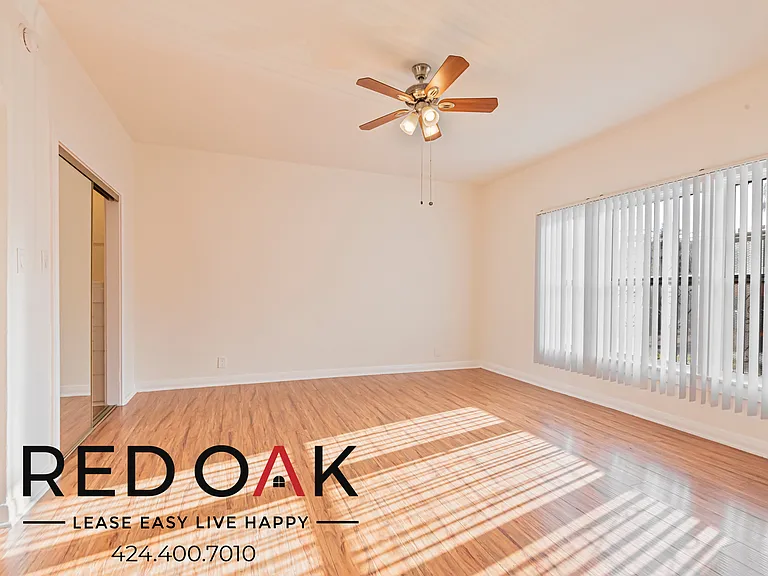 1056 S Normandie Ave #301 — Photo 5