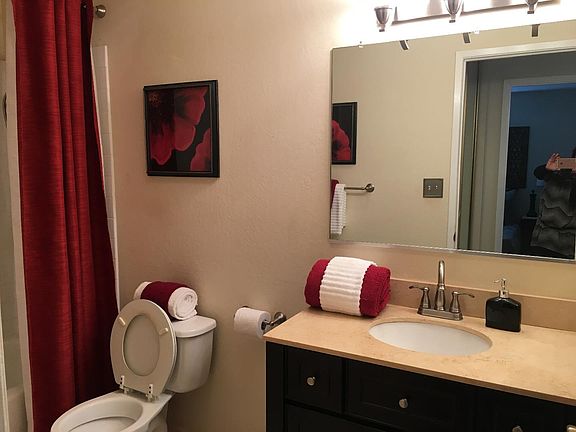 2nd image of 417 Piccadilly Pl APT 11