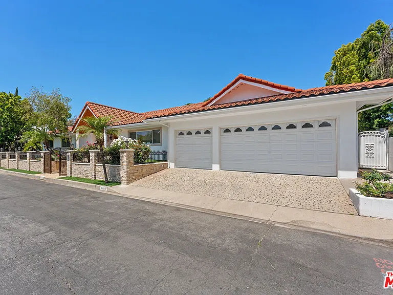 4159 Regal Oak Dr — Photo 3