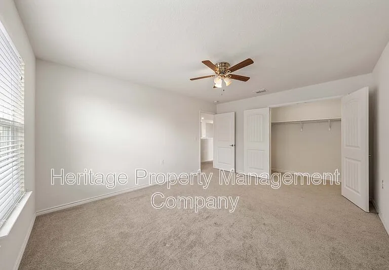 7347 Bluebonnet Bay — Photo 36