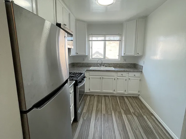 123 S Alexandria Ave #5 — Photo 1