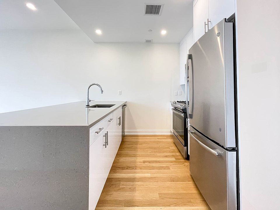 1st image of 350 E 19th St APT 6E