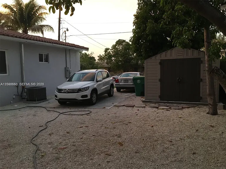 1380 SW 11th St #1 — Photo 15
