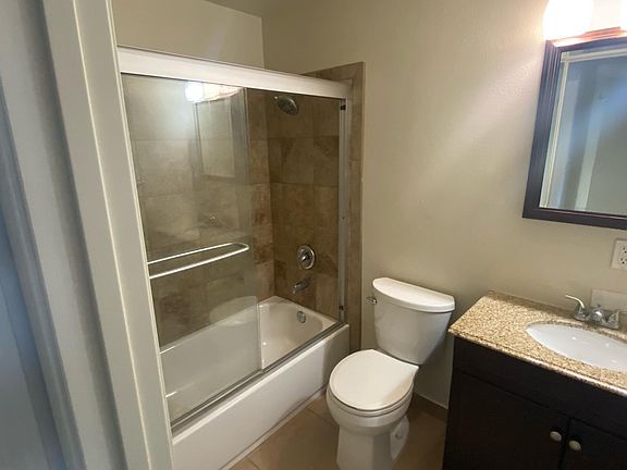 5th image of 214 S Carson Meadow Dr