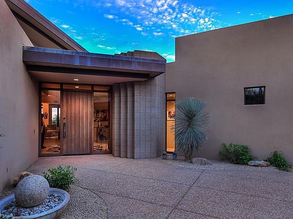 004_Front Entry Way