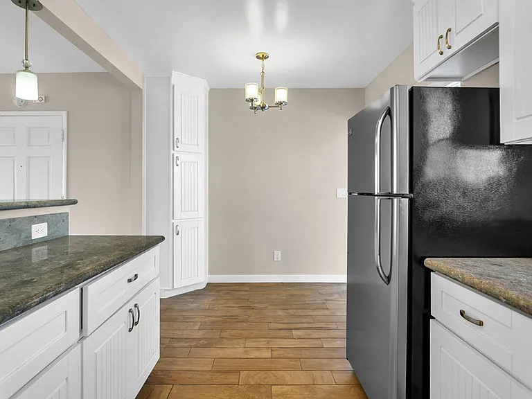853 Emerald St — Photo 5